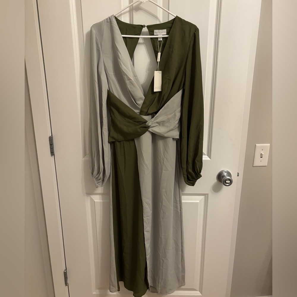NWT Pretty Lavish Knot front midi dress women’s size 4 - Picture 2 of 9
